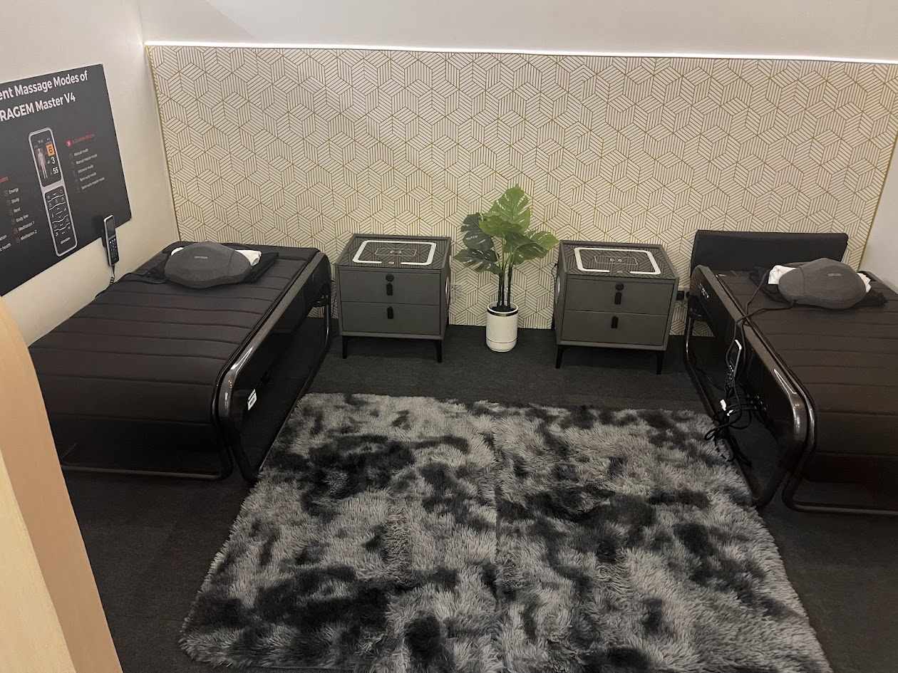Private CERAGEM Shaw suite with two Master V4 thermal wellness beds