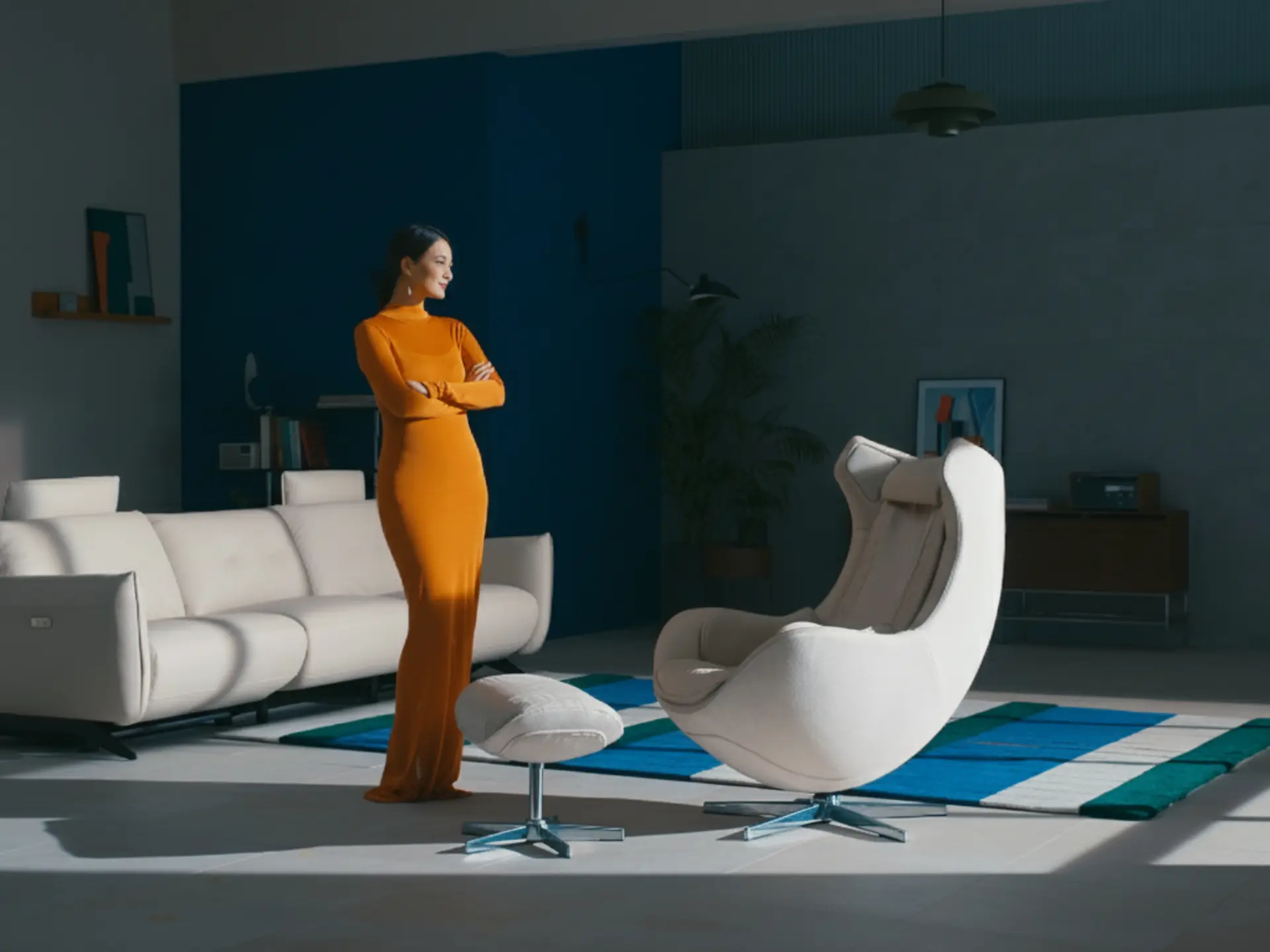 Pause M4 in ivory, styled in a bright modern living room